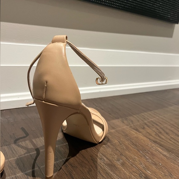 Steve Madden beige heels - Picture 6 of 7